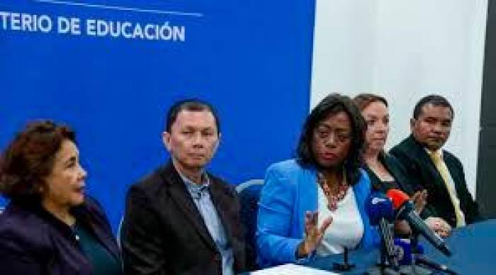 Lucy Molinar, ministra de Educación.