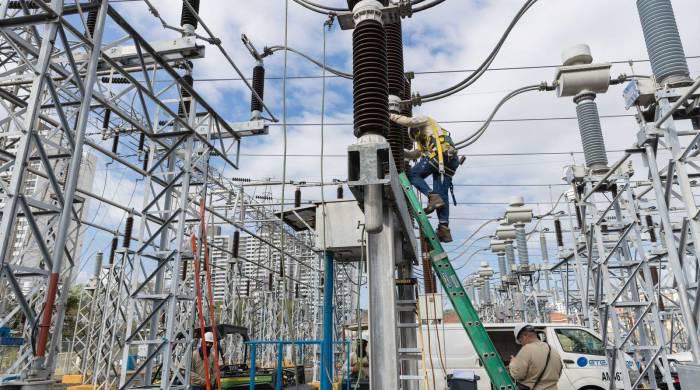 Ley No. 6 de 3 de febrero de 1997 regula el sector eléctrico en Panamá.