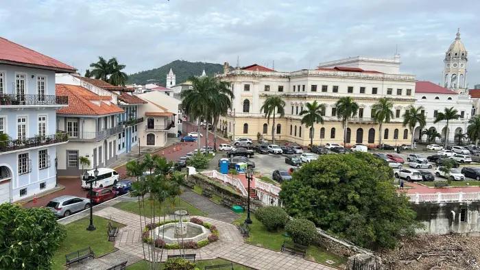 El Casco Antiguo de Ciudad de Panamá es un lugar perfecto para recorrer a pie y disfrutar de su arquitectura colonial.