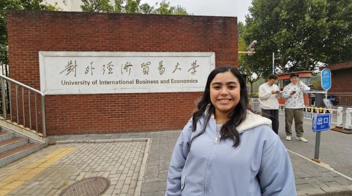 Valery Sánchez, estudiante de Licenciatura en Logística, de la Universidad de Economía y Negocios Internacionales de China (Beijing).