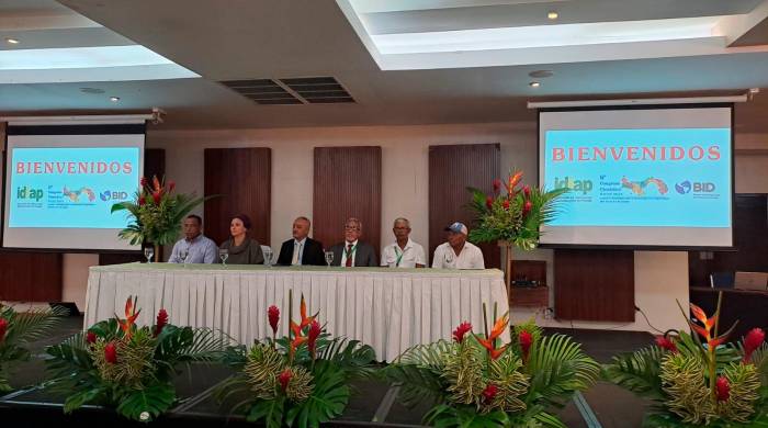 Autoridades presentes durante el sexto Congreso Científico, Ciencia y Tecnología para la Innovación de la Agricultura del Idiap.