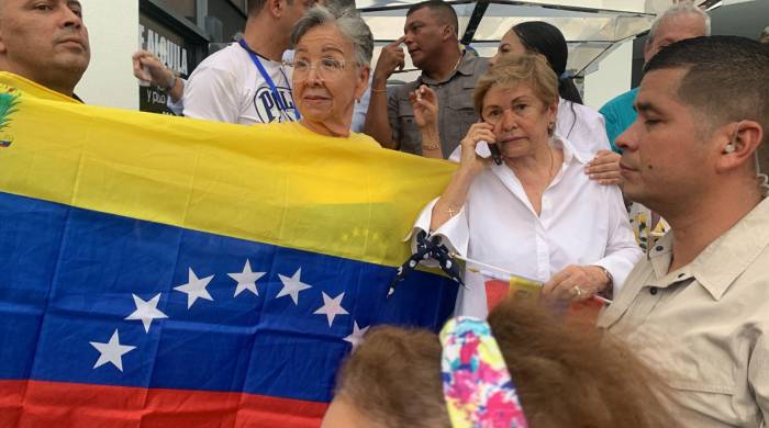 Moscoso llegó la tarde de este domingo a la Embajada de Venezuela en Panamá para apoyar a todos los venezolanos.