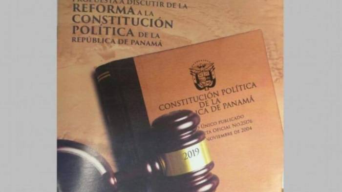 Reformas a la Constitución en deuda