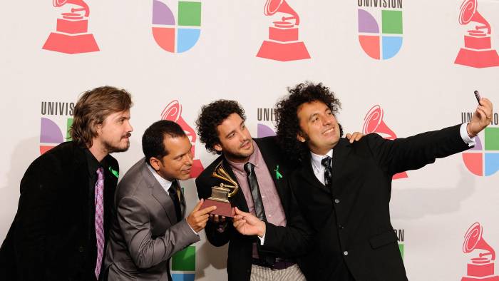 Los Amigos Invisibles en los Latin Grammy 2019.