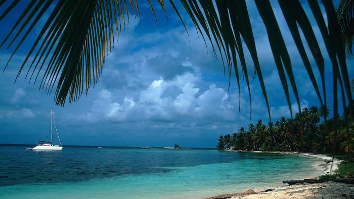 Foto de una playa del archipiélago de San Blas en Panamá.