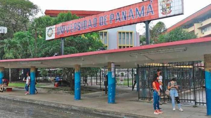 Los estudiantes fueron detenidos en la madrugada de este 15 de noviembre tras salir de la universidad.