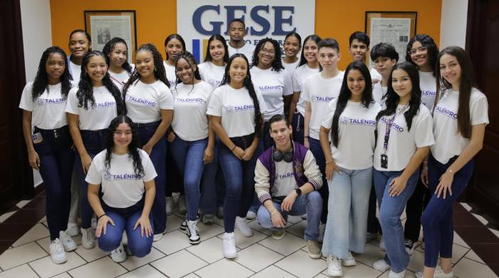 Visita de los jóvenes de Talenpro a La Estrella de Panamá.