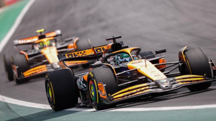 Los pilotos Lando Norris y Oscar Piastri, del equipo McLaren.