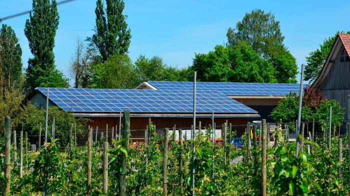 La instalación de paneles solares demandará de personal capacitado en esta área.