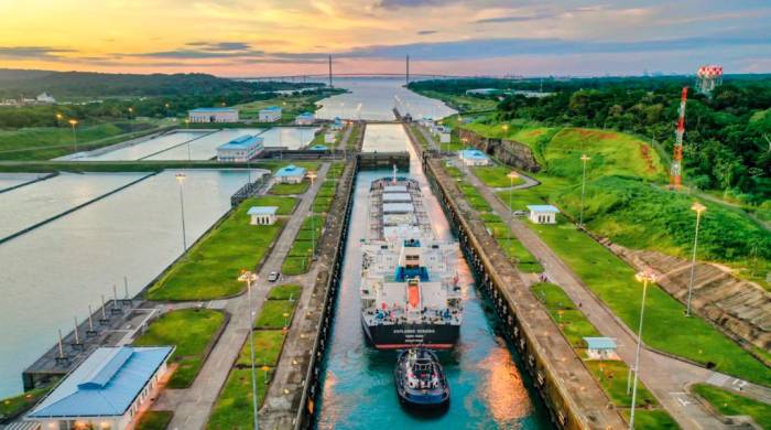 El Canal de Panamá tuvo que tomar medidas en el tránsito de buques desde finales de 2023 y hasta junio de 2024 debido al impacto de la sequía y el fenómeno del Niño que afectó el nivel de los embalses de la cuenca hidrográfica.
