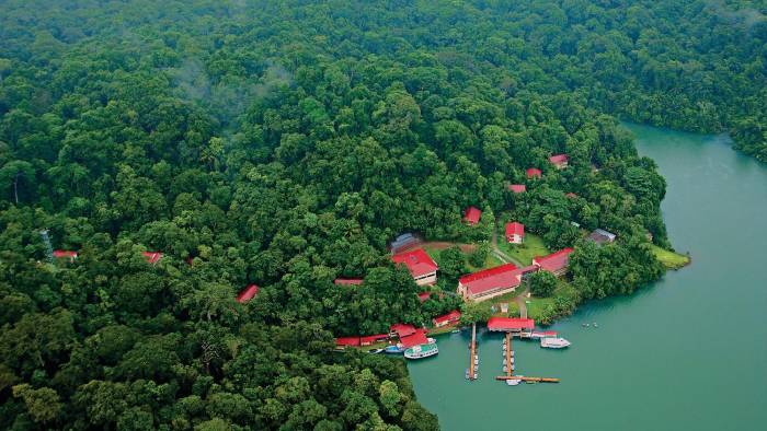 Una de las primeras áreas revertidas a Panamá, como resultado de los Tratados del Torrijos-Carter, fue el Monumento Natural Barro Colorado.