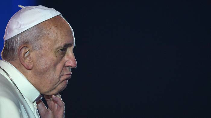 El papa se sometió también el martes a una tomografía computarizada, conocida como TAC.