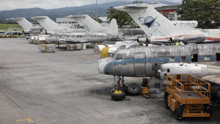 Las aeronaves son un Convair 580 CVL, un Douglas DC863, un Boeing 727-277, un Learjet 25 y dos Boeing 727-25F.