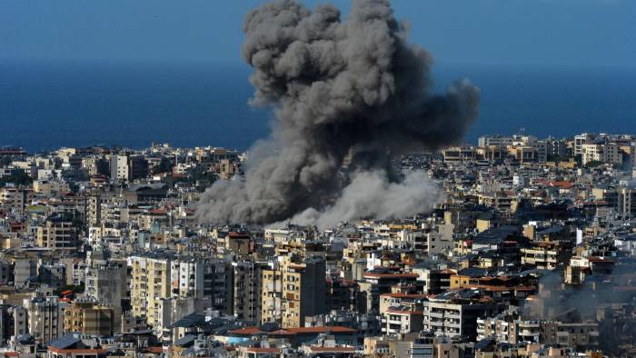 Bombardeo de Israel sobre el distrito Dahieh de Beirut, capital del Líbano.