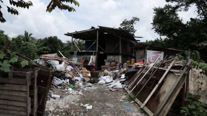 En Kuna Nega las personas están propensas al dengue por la acumulación de basura y objetos inncesarios.