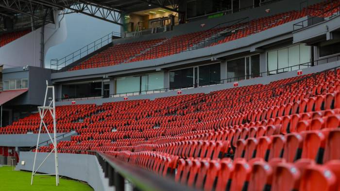 Butacas dentro del estadio Rommel Fernández.