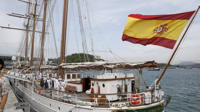 El buque escuela Juan Sebastián Elcano lleva casi cien años de historia surcando los mares.