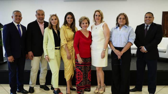 Integrantes de la junta directiva del Fórum de Periodistas para el periodo 2024-2025.