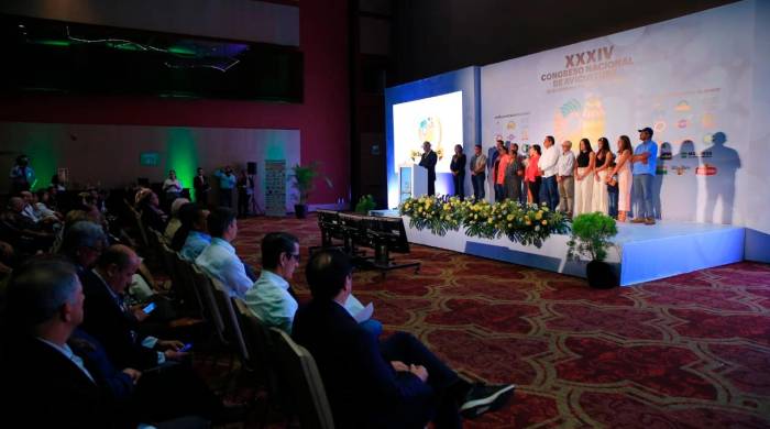 El XXXIC Congreso Nacional de Avicultura reúne a empresas del sector, líderes locales y participantes de la región.