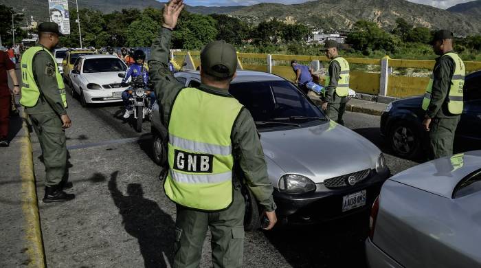 El candidato antichavista Daniel Ceballos había pedido “mantener abierta” la frontera entre la nación caribeña y Colombia.
