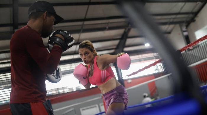 Anahomi Jiménez, de 36 años, durante un entrenamiento de boxeo en un gimnasio de Ciudad de Panamá.