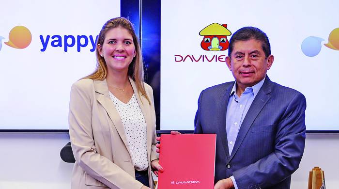 La firma del contrato tuvo lugar el lunes 23 de septiembre y fue suscrita por Carlos H. Rojas, gerente general de Banco Davivienda, y Yolianna Alfaro, directora comercial de Yappy.