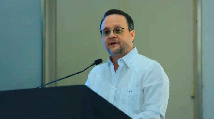 El ministro designado del Mici, Julio Moltó, durante el foro de AmChan Panamá.