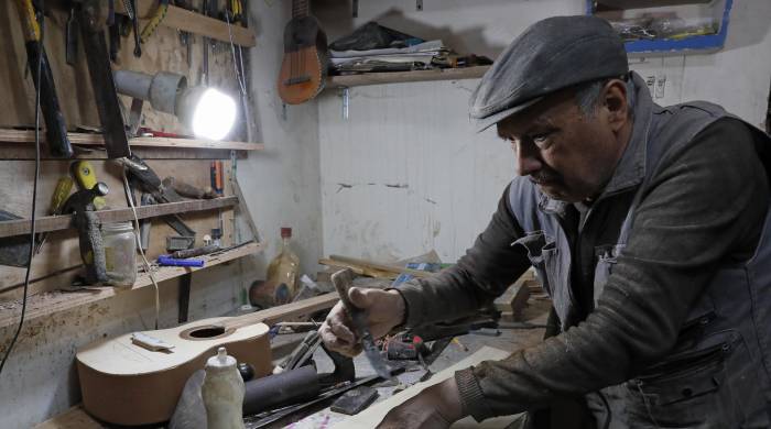 Rodríguez es el último ‘luthier’ de la calle de las Mandolinas.