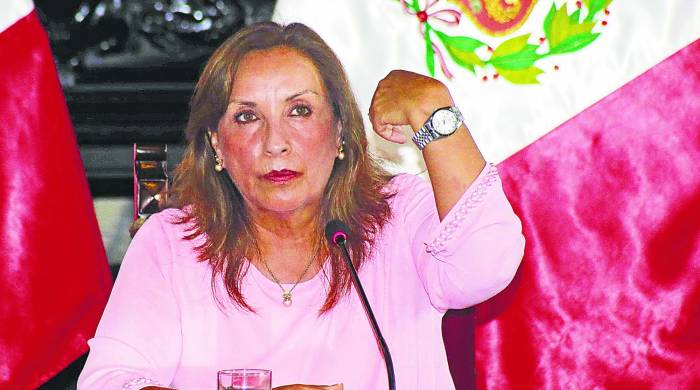 La presidente de Perú, Dina Boluarte, compareció ante fiscales anticorrupción,