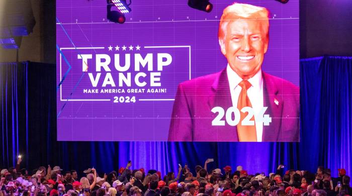 Seguidores republicanos celebran la victoria de Donald Trump en West Palm Beach, Florida.