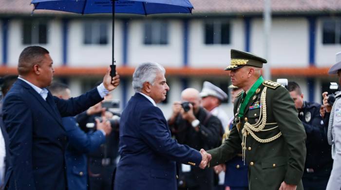 Presidente José Raúl Mulino en transición de mando de los estamentos de seguridad.