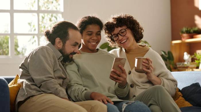 Tener una red de apoyo es fundamental para una niña o adolescente.