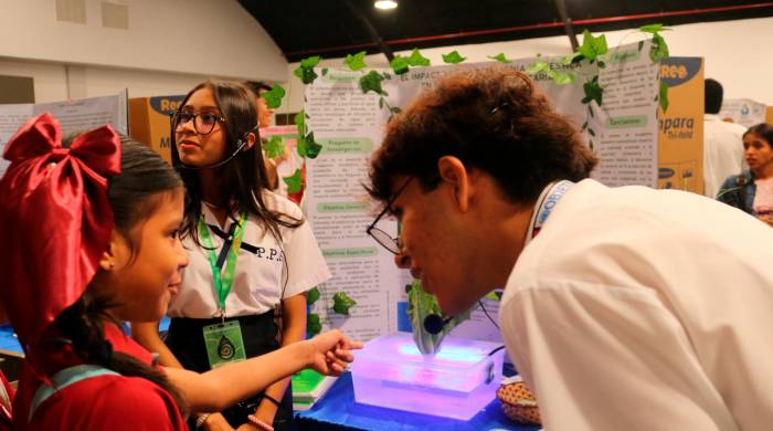 El objetivo de la feria es fomentar el interés por la ciencia entre los jóvenes.