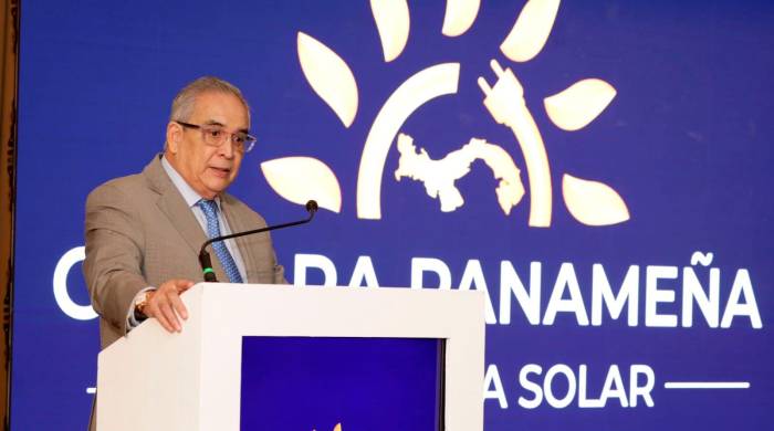 El secretario de Energía, Juan Manuel Urriola, durante el foro organizado por la Cámara Panameña de Energía Solar.