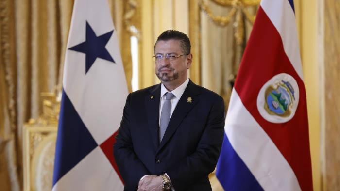 El presidente de Costa Rica, Rodrigo Chaves Robles, durante una visita a Panamá.