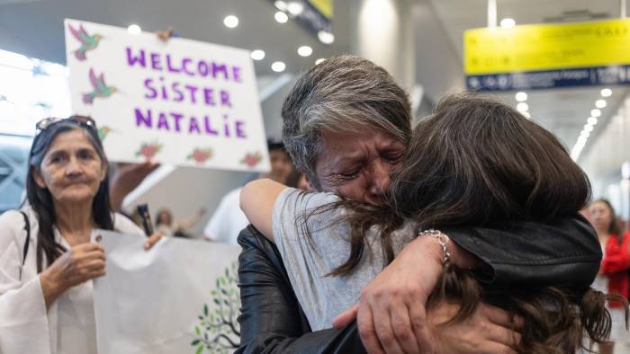 El reencuentro de familias chilenas separadas por adopciones ilegales