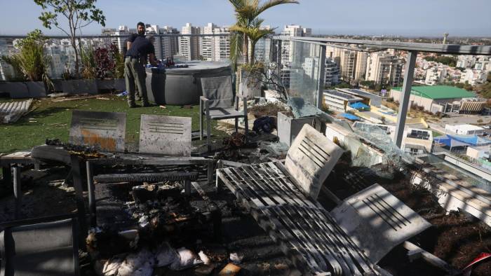 Los equipos y paramédicos del servicio de emergencias israelí, el Magen David Adom (MDA), se desplazaron al lugar de los hechos.