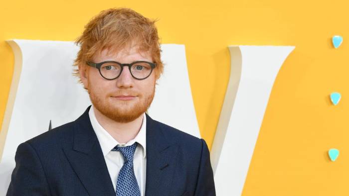 Según las autoridades, el permiso que se dio a Sheeran para sus conciertos no incluye actuaciones improvisadas en plena calle.