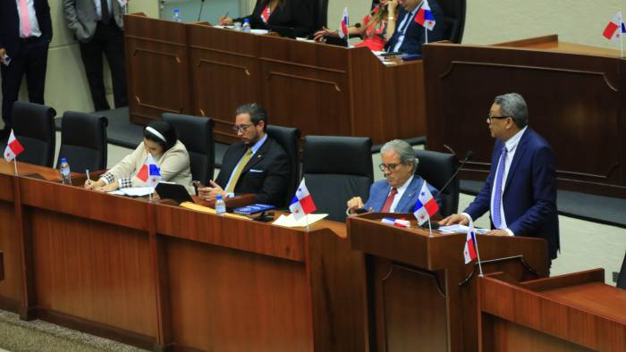 En el pleno se debate la reforma a la Ley No. 51 de 2005.