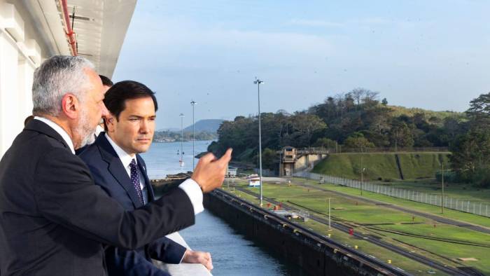 Rubio fue recibido en las esclusas de Miraflores por el administrador de la ACP, Ricauter Vásquez.