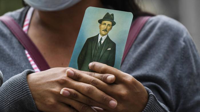 El médico venezolano José Gregorio Hernández, fallecido en 1919, fue beatificado en Caracas en una reducida ceremonia