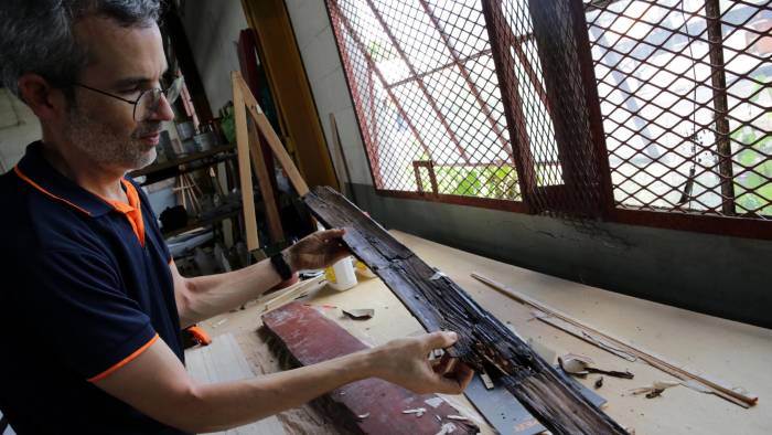 Carlos Mateo junto con su equipo han trabajado desde el 1 de octubre en el proceso de restauración.