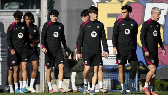 Los jugadores del FC Barcelona, durante el entrenamiento.