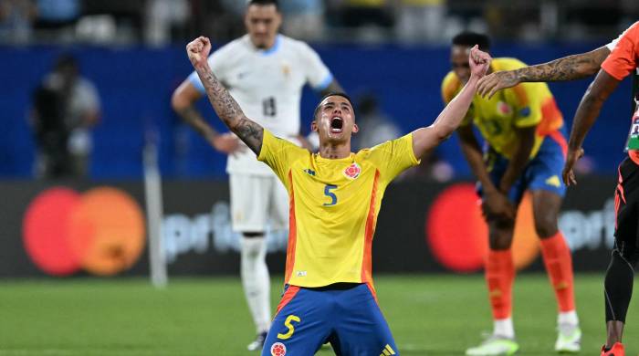 El jugador colombiano Kevin Castano celebra la victoria la noche de este miércoles.