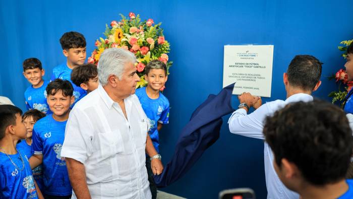 El presidente inauguró ayer el estadio Aristocles ‘Toco’ Castillo, en Veraguas.