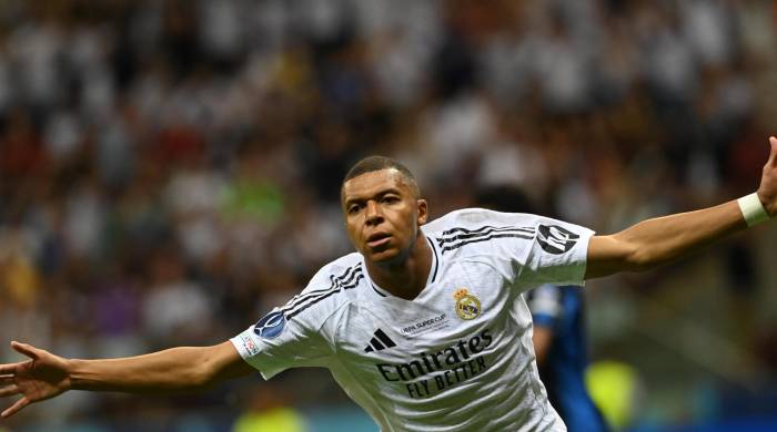 Kylian Mbappé celebrando su primer gol con el Real Madrid