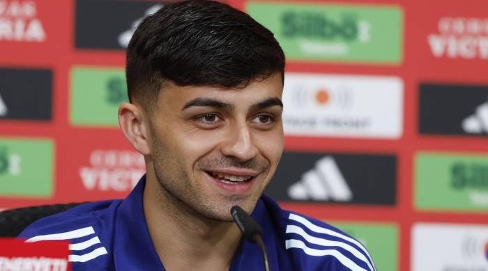 El jugador de la selección española de fútbol Pedri, durante la rueda de prensa.