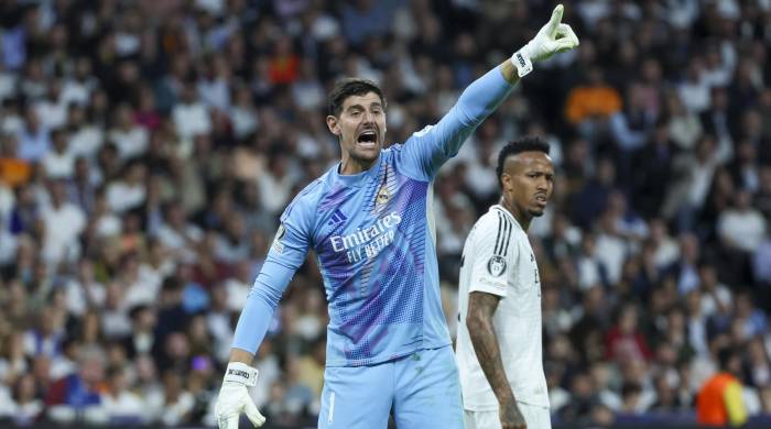 El portero del Real Madrid, Thibaut Courtois, durante el encuentro frente al Borussia Dortmund.