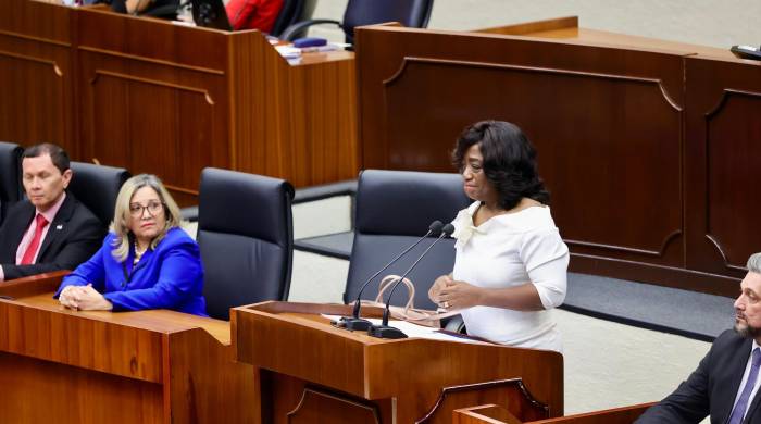 Ministra de Educación, Lucy Molinar, en su comparecencia en la Asamblea Nacional este 16 de septiembre.