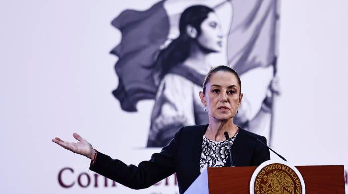 La presidenta de México Claudia Sheinbaum, habla este martes durante una rueda de prensa en Palacio Nacional de la Ciudad de México (México).